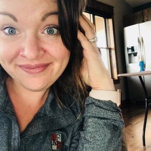 Meet your Posher, Clair